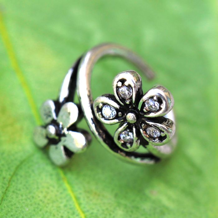 Twist Style Flower Seamless Ring / Cartilage Earring
